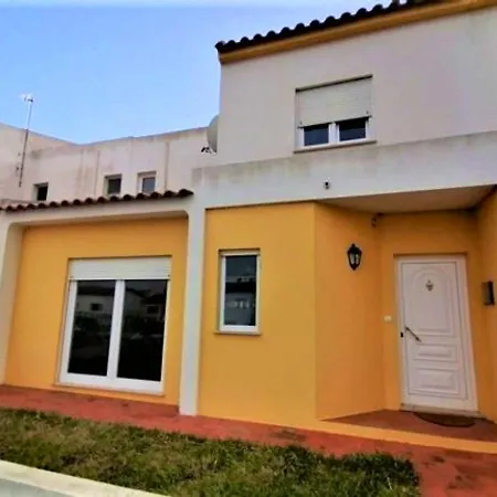 度假居 Cosy House In With Private Garden *